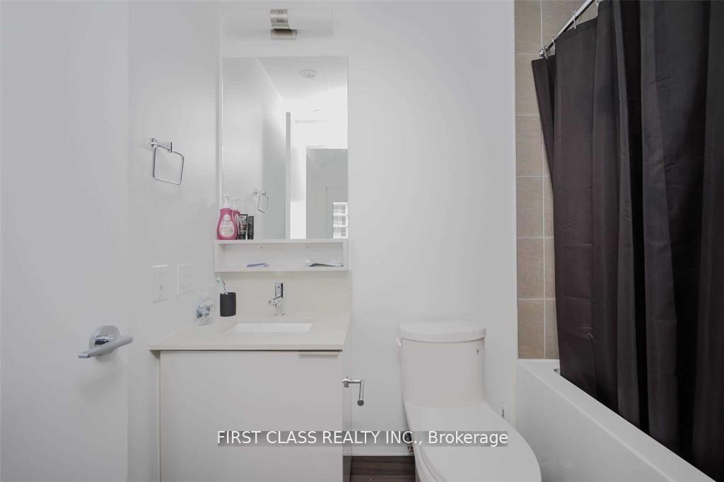 Photo 13 of Unit 3703, 950 Portage Parkway, Vaughan, Concord — HOMEH