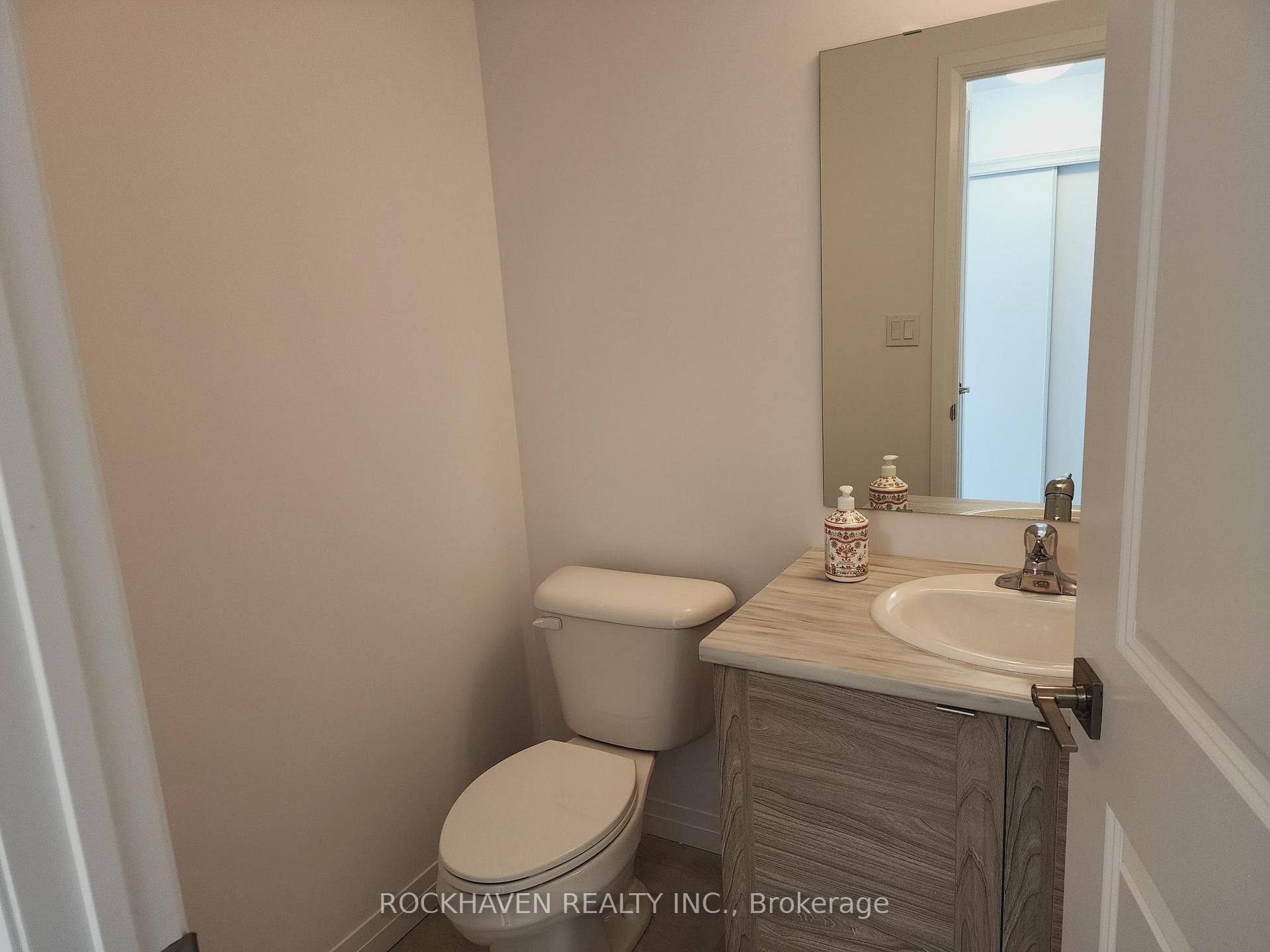 Photo 13 of Unit 206, 5 Hamilton Street N, Hamilton, Waterdown — HOMEH