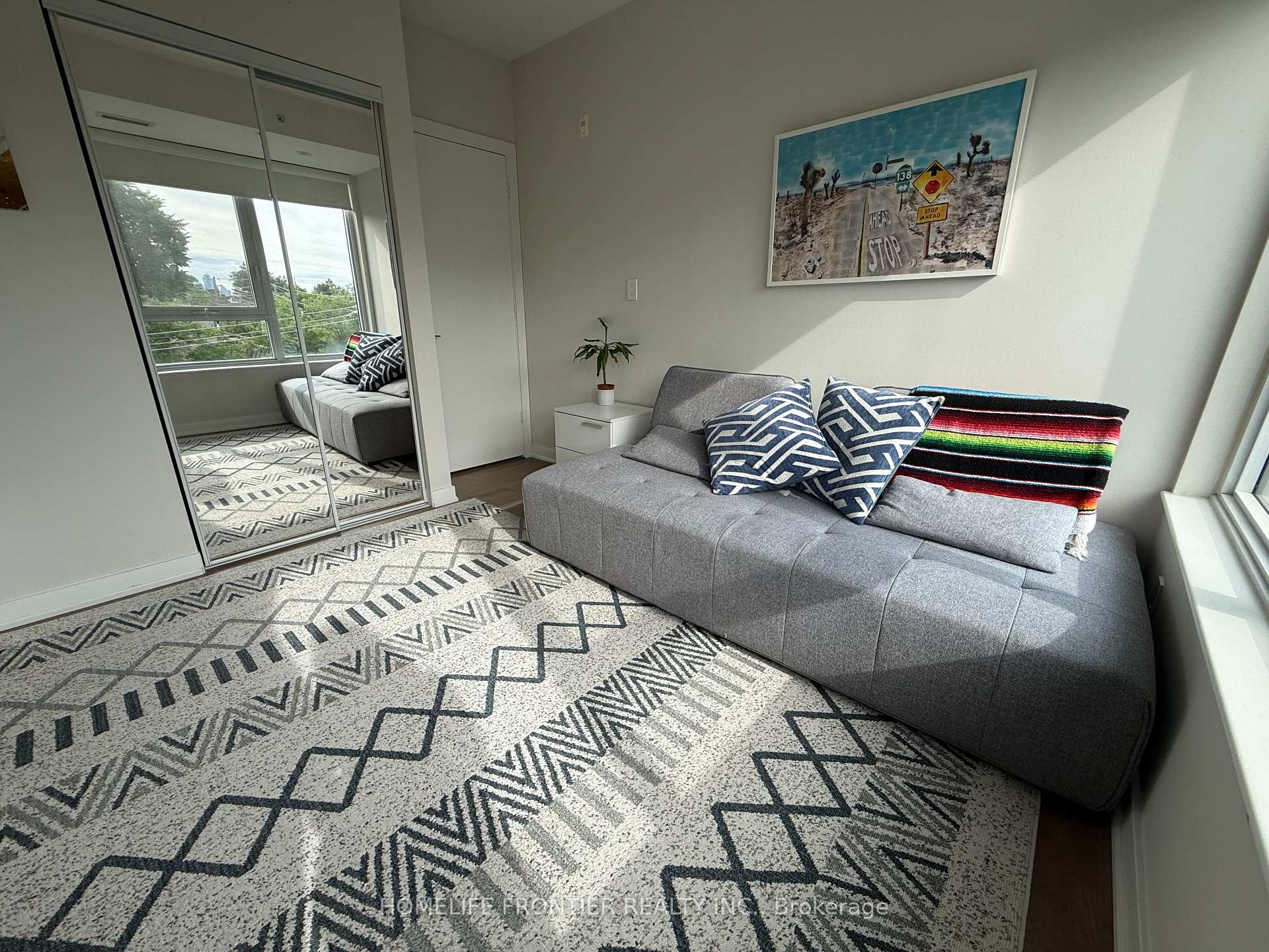 Photo 4 of Unit 405, 1960 Queen Street E, Toronto, The Beaches — HOMEH